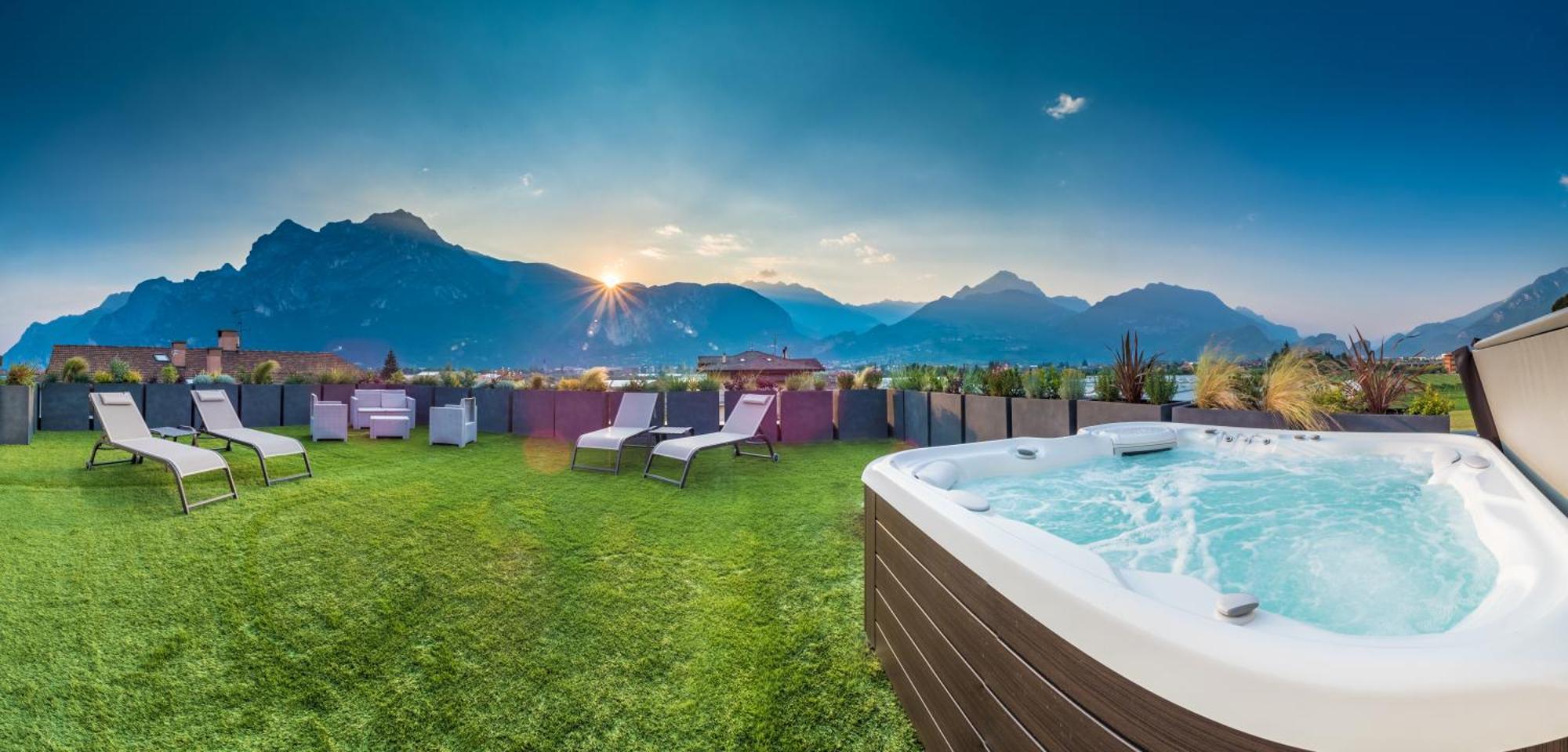 Maffei Apartments - Active Holidays Riva del Garda Eksteriør bilde
